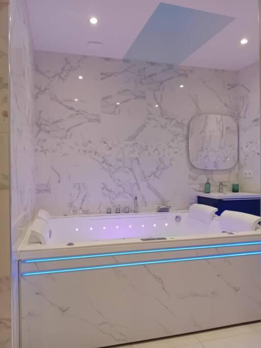 Maison Avec Jacuzzi - Louvres Proche Roissy Cdg - Paris מראה חיצוני תמונה